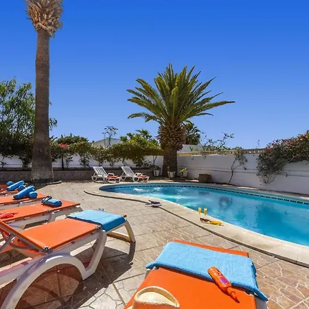 Blanca Salvaje By Βίλα Callao Salvaje