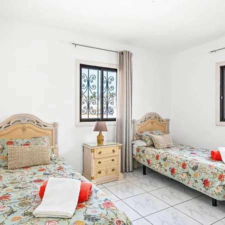 Blanca Salvaje By Callao Salvaje